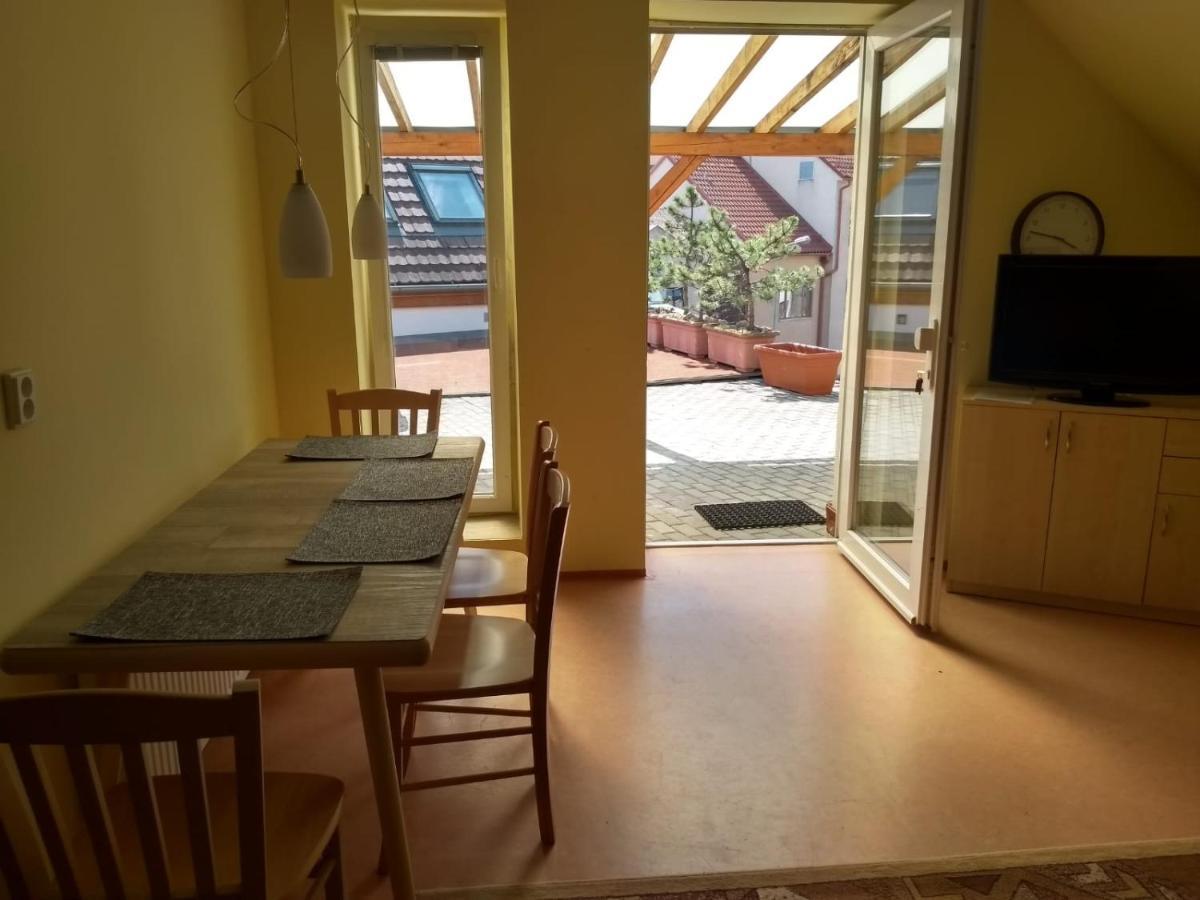 Jičín Apartmany Lono מראה חיצוני תמונה
