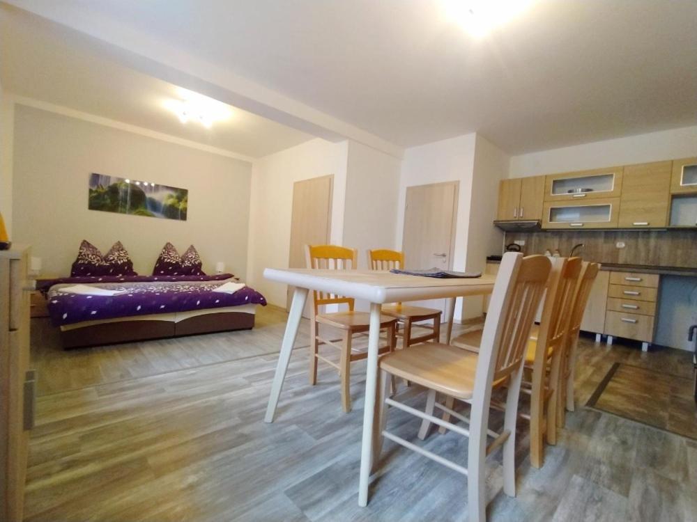 Jičín Apartmany Lono מראה חיצוני תמונה